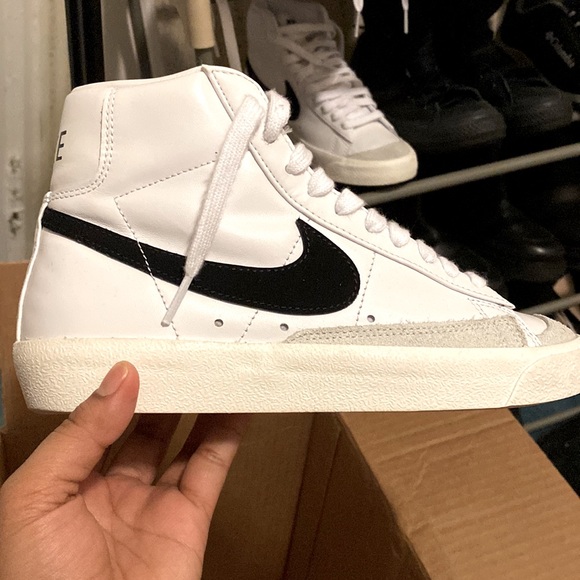 Nike Shoes - Nike Blazer 77' Mid